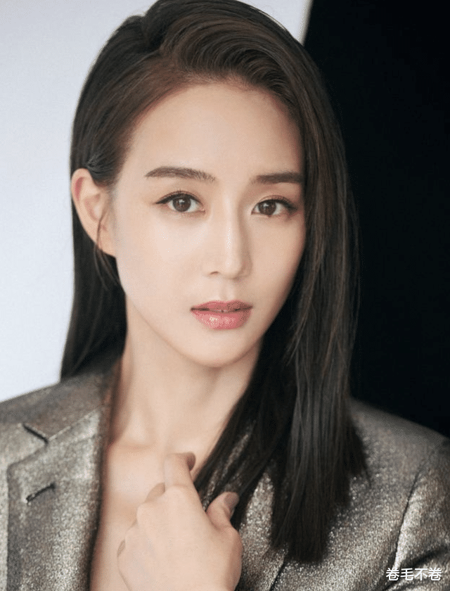 黄圣依|“大长脸”也好看的8位女星，个个明艳大气，高级感十足