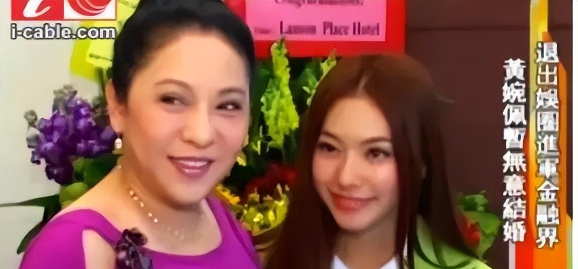 向佐|向佐前女友黄婉佩活得潇洒自在,与怀三胎憔悴的郭碧婷成鲜明对比