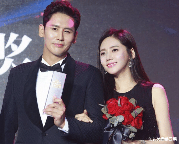 秋瓷炫|秋瓷炫深夜直播忽然流泪，于晓光坐在对面却无动于衷，网友：变了