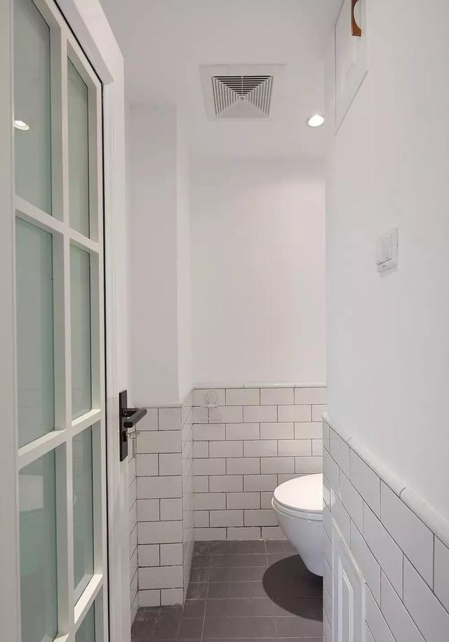 80㎡混搭风格装修，卡座、吧台还有书房兼具衣帽间的设计，赞！