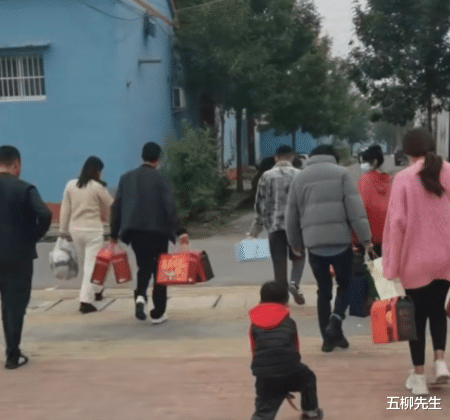 滨州|网红安妮田斌空降滨州看望师娘，阿尤根盛情款待，师徒同框心情好