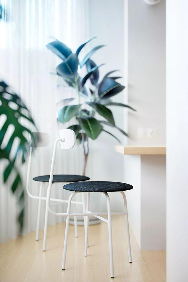 42平米的小蜗居,装修设计巧妙且实用,盒子状的卫生间真特别