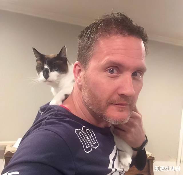 TVB|突发！50岁TVB前知名男星拍片自曝确诊，已和妻子正式定居广州