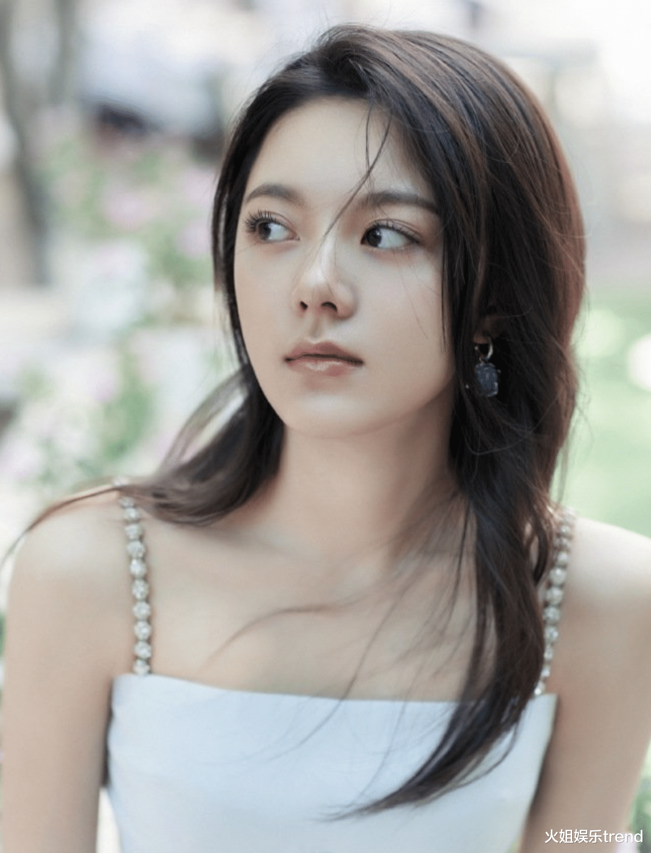 童星|赵今麦20岁庆生照亭亭玉立,童星出身事业走高