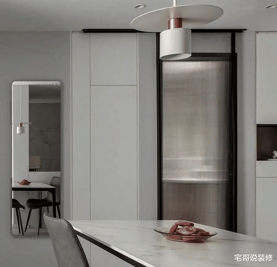 发现南京一个29岁小姐姐的家，那叫一个高级，拍照分享给大家瞧瞧