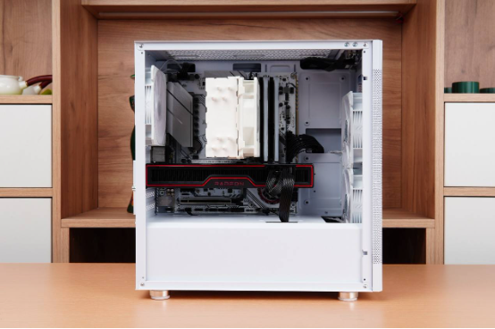 机箱|精致、雪白、小巧，先马易大师S1雪装版装机展示