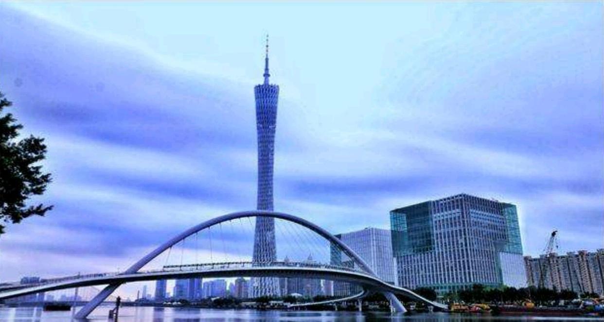 广州市|美国游客到广东旅游，拍到“广州塔”照片，网友：这设计很奇怪