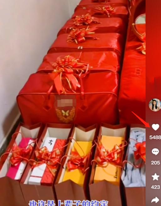 陈亚男|陈亚男和男友在床照片曝光，被曝真实工作是护工，疑似已找到靠山