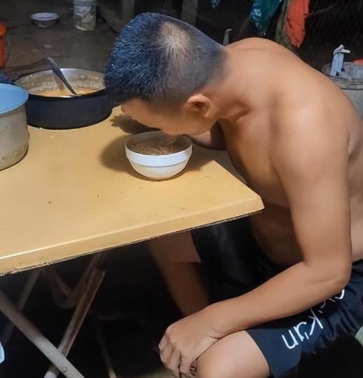 后续!全红婵父亲直播被网友提醒注意形象,12字真诚回复惹人泪目