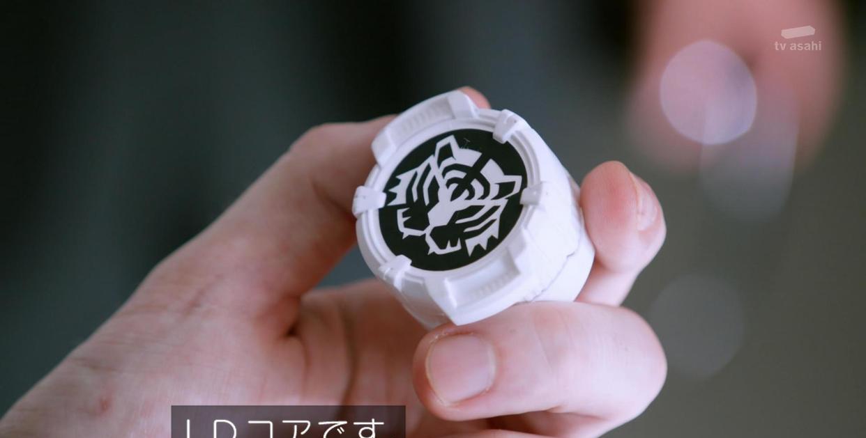 假面骑士|假面骑士极狐:女主的两位保镖曾经也是骑士 外国小哥成功圆梦了