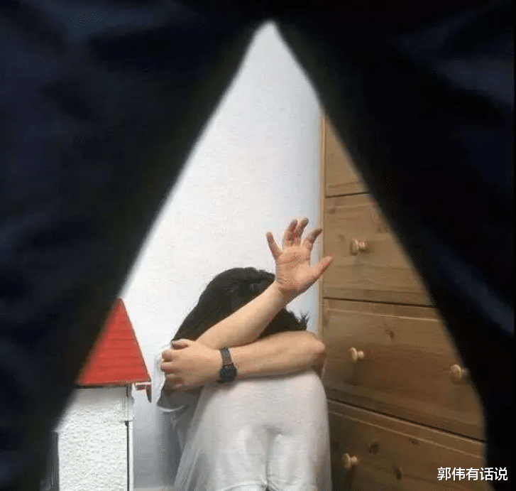 近日,江西发生一起无语的“情侣性侵”案