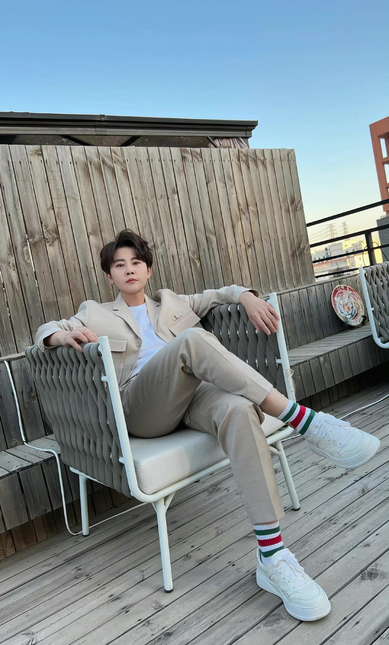 周渝民|王濛讲脱口秀全场燃炸！网友：幸亏她只是个嘉宾，不是来踢馆