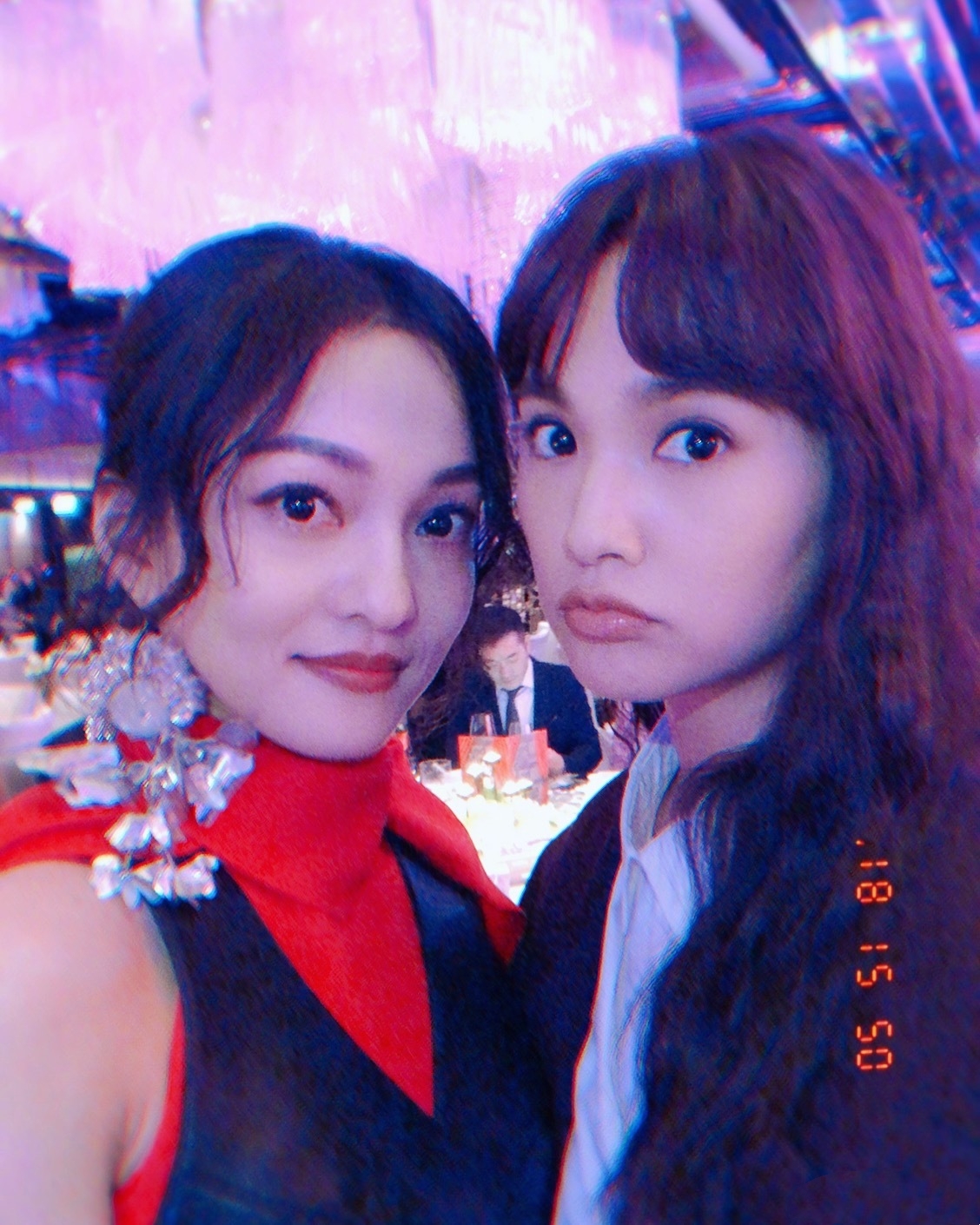 阿娇|阿Sa张韶涵零点为41岁阿娇庆生，阿娇被好姐妹夹击吻，笑容甜美