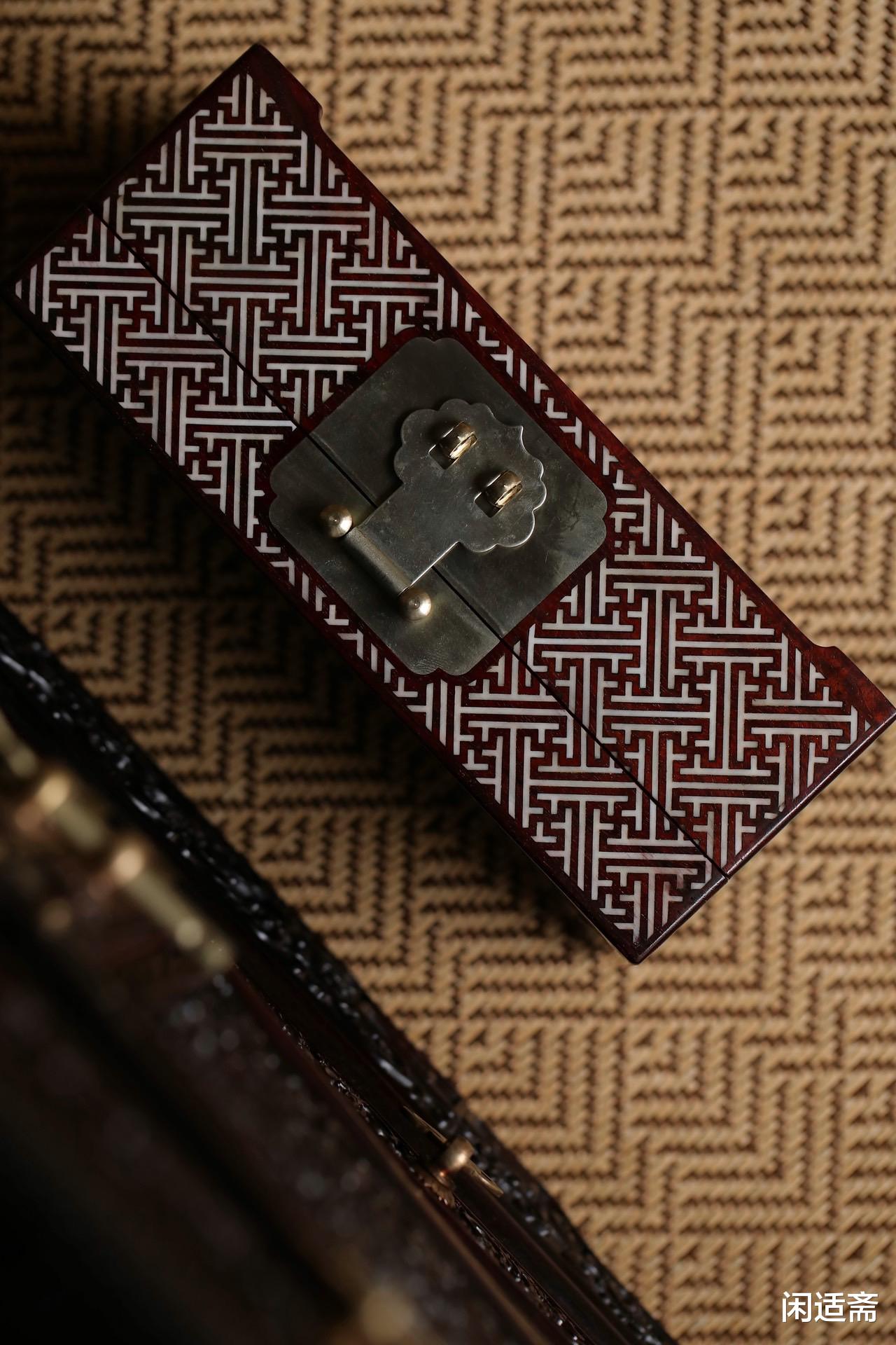 |锦上添花，小叶紫檀镶鹿角，锦地纹首饰盒