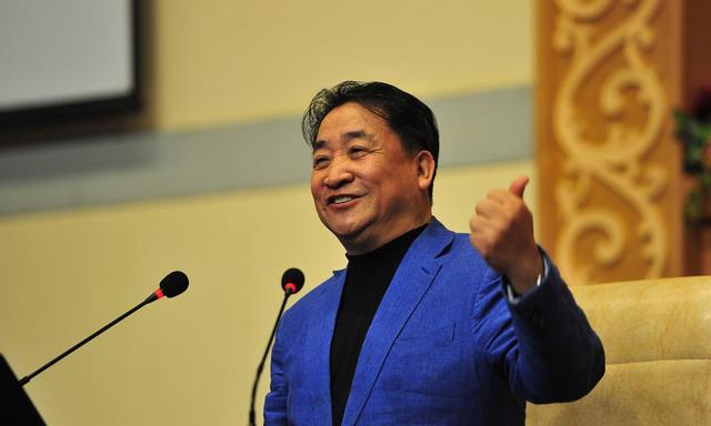 姜昆|都说姜昆水平不行，知道他在第一届春晚多牛吗？表演节目还当主持