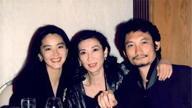 徐克|付出34年将丈夫捧红，却输给小30岁助理，如今她的“报复”大快人心