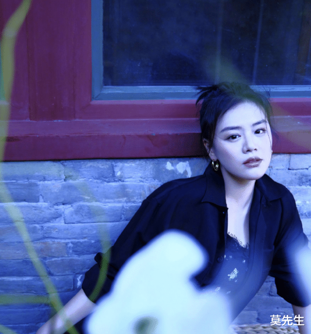 马思纯|一天5个瓜，被富婆包养、恋上已婚富豪，诈骗百万学费，个个都是大瓜