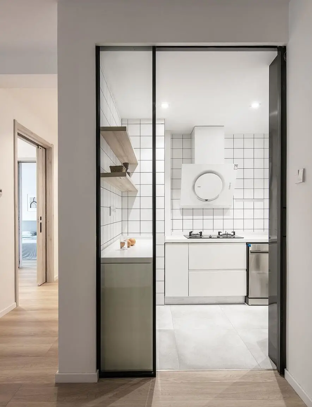 ?她坚持89㎡的小家,不做主灯、只装移门,完工后效果很惊艳!