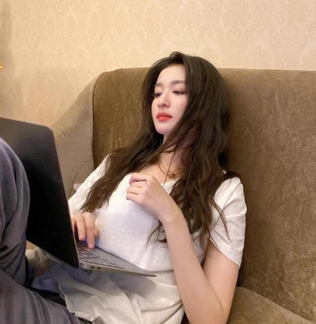 王楚然|王楚然和刘亦菲的姐姐长得很像。