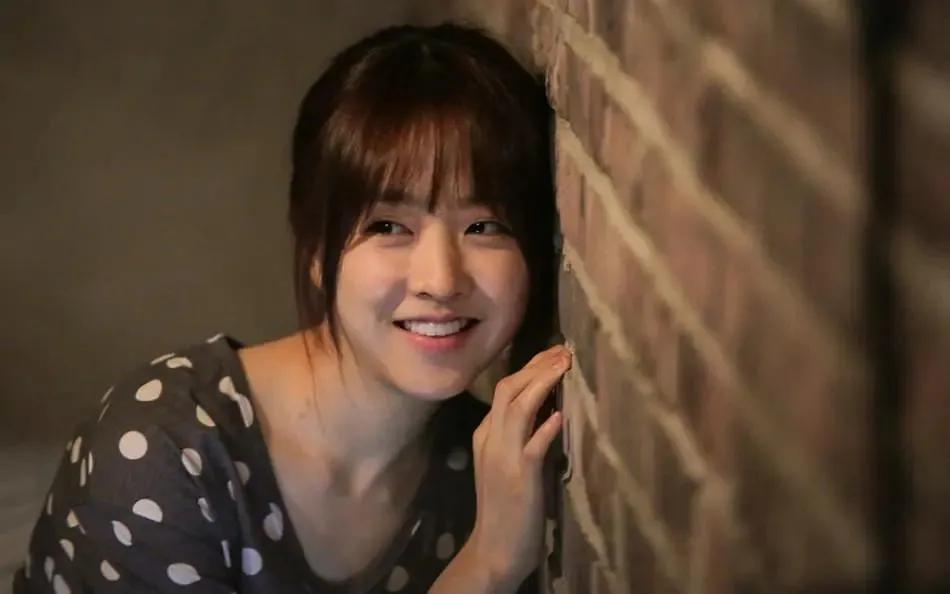 白敬亭|韩国顶级邻家女神朴宝英,演技娴熟、外貌纯美