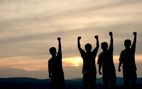 客服|你最初的理想是什么？你过着你愿意过的生活吗？