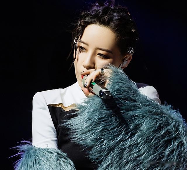 春晚|11台卫视春晚阵容比拼：江苏台实力唱将扎堆，周深王心凌抢手