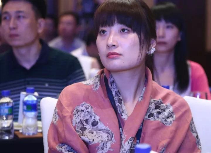 宗馥莉|40岁还是大龄剩女，宗庆后为她公开征婚，宗馥莉到底在追求什么？