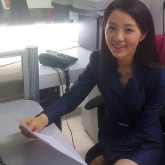 杨丹|央视气象一姐，为工作十余年不要孩子，40岁得子，一家三口很幸福