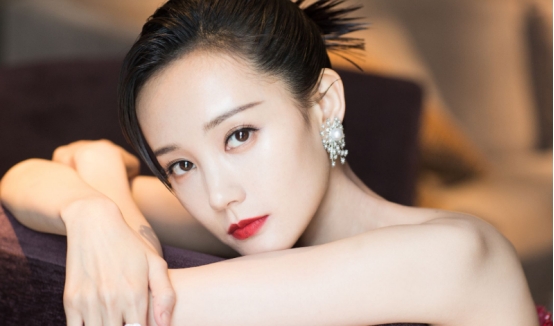 李一桐|李一桐说话时“嘴角总是向下”,真的很奇怪,而且并不是很好看!