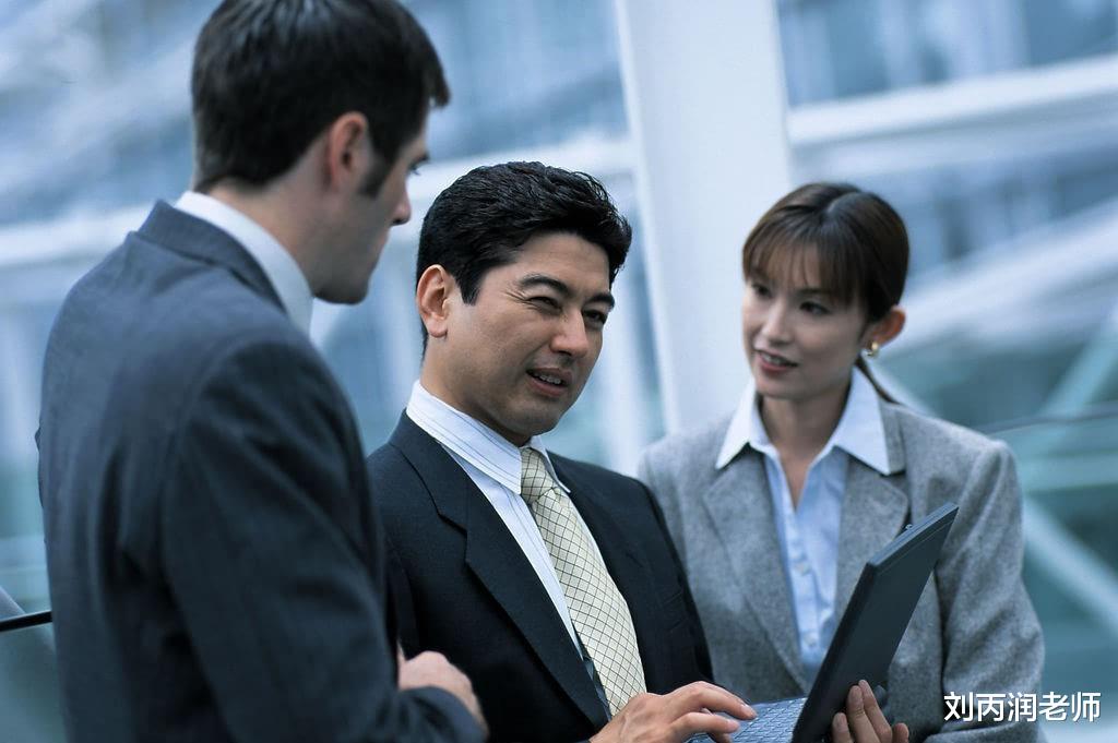 手机游戏|职场中，混到什么地步，宁愿放弃工资也要辞职呢？让人心酸