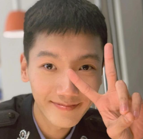 假笑男孩|冬奥已结束,“假笑男孩”被观众记住,更让人羡慕的是他的学历