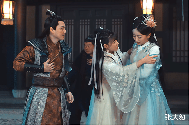 梁俊一|43岁还在演纯情少年?糊了的“花弄影”,为何沦为烂片主角?