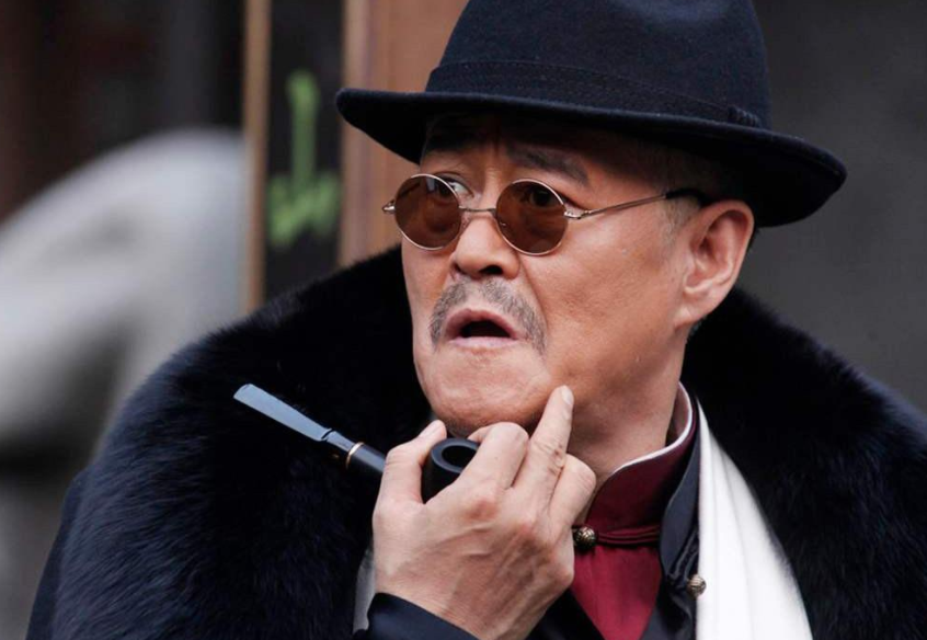 赵本山|赵本山儿子花260万买狗惹争议！年仅25岁，曾花500万买手串自带