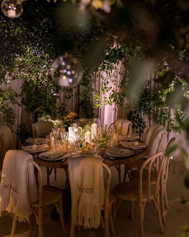 金小妹|富婆金小妹举办奢华“迎婴派对”！穿紧身白裙秀9个月孕肚，太美