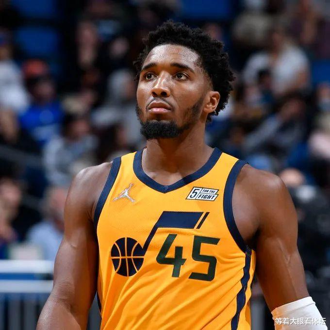 一周之前还是非卖品！1换9之后，安吉又酿大交易，去争冠吧米切尔