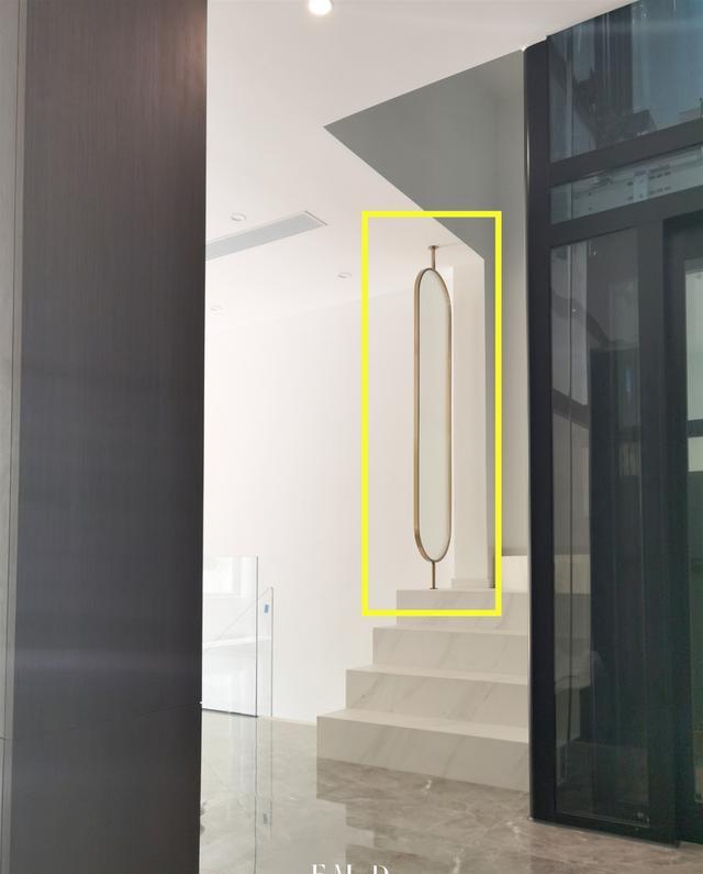 家里的隔墙、拉门能拆就拆了吧，用半隔断灵活界定空间，打破陈规