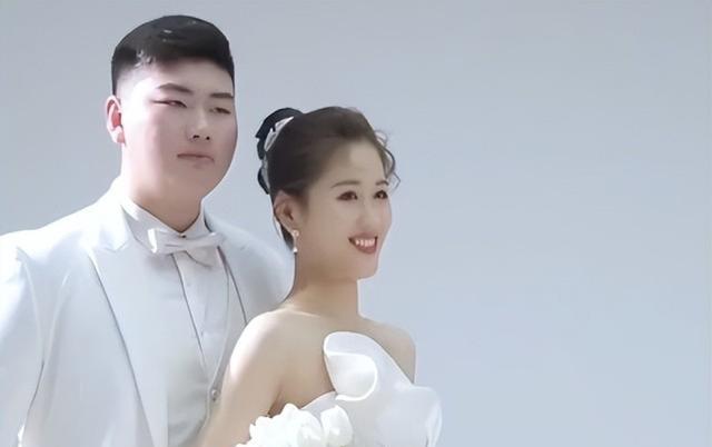 陈萌|陈萌辞去幼教工作,安心与朱小伟结婚,大衣哥3条家规被当耳旁风