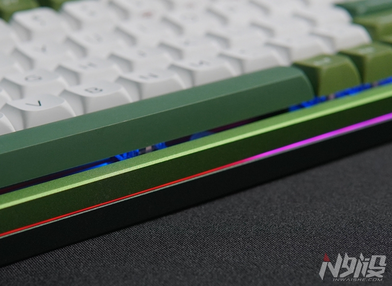 雷神|雷神VIC84三模机械键盘拆解评测