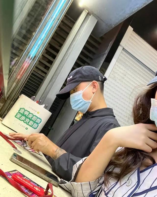 杨丽萍|GAI妻子王思然晒出近况，一家三口超甜蜜，小柚子和父亲越来越像