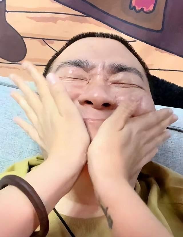 郝邵文|郝邵文直播带货过程中，被部分网友逼到发飙，黑粉称其老婆是二婚