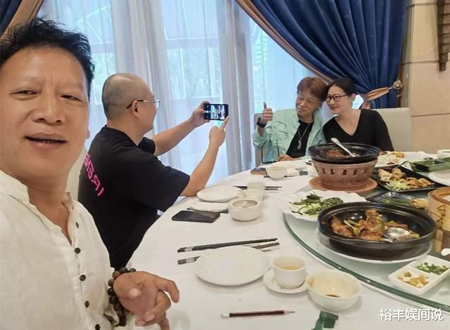 午马|一众港星齐聚吴志雄餐厅！温碧霞打扮性感，午马小23岁遗孀罕现身