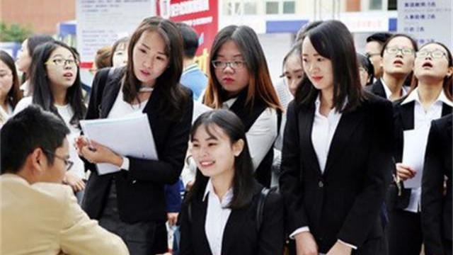 hr|大公司HR爆出内幕：实在抱歉，我们不太欢迎“三无家庭”的本科生