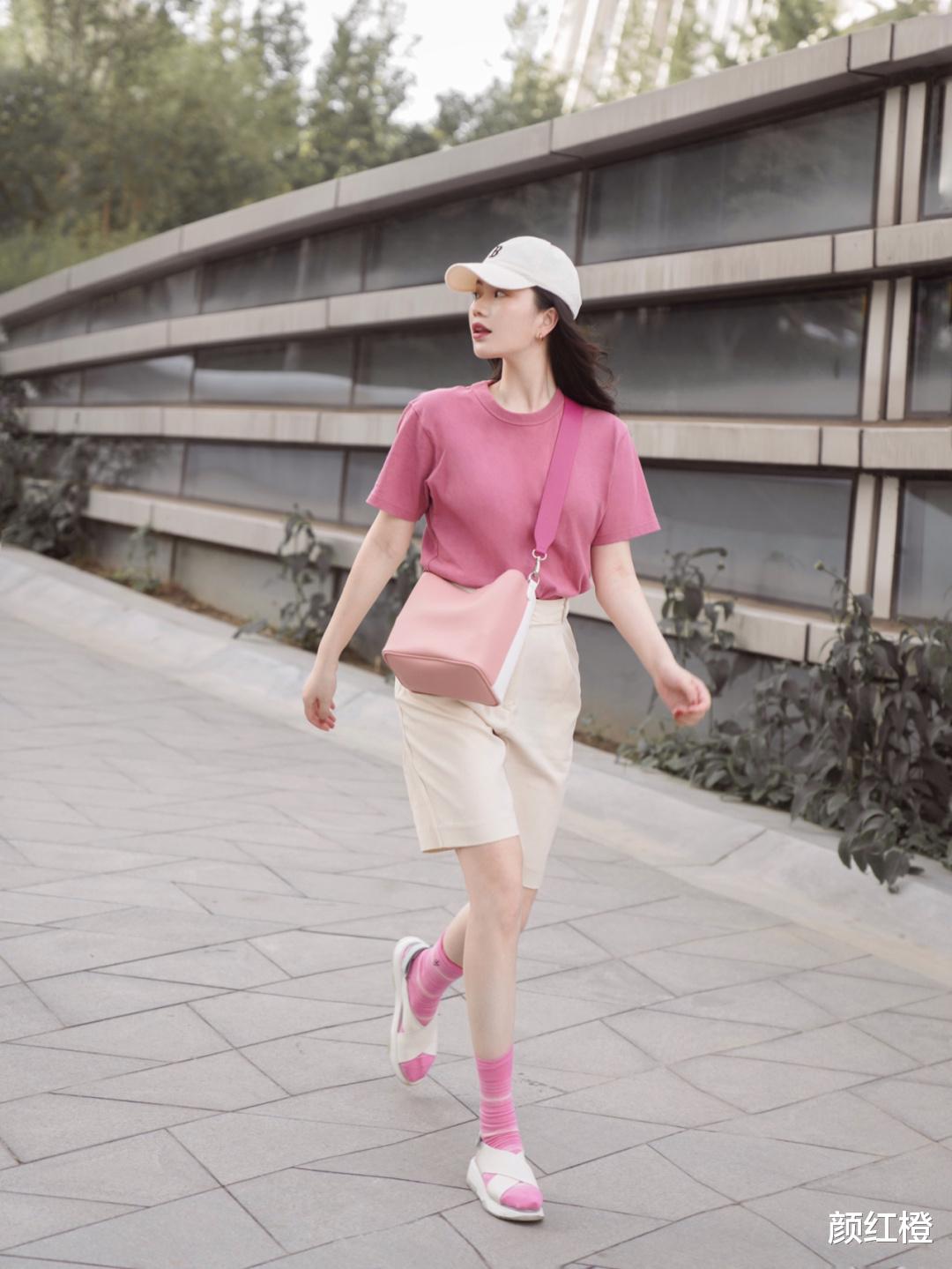 夏天穿衣不懂选色？快来试试这五种配色方案，清爽温柔又显白