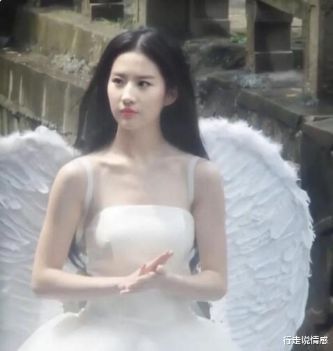 秦岚|现实里有没有刘亦菲这个级别的美貌的人？