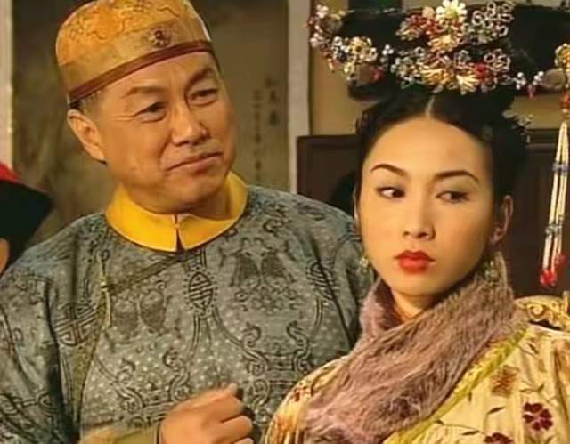 移民|于洋移居加拿大被偶遇！穿百元皮衣身形发福，74岁白发明显状态好