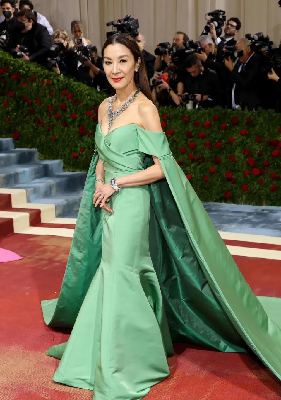 |金卡戴珊太豪情,花450万只为穿梦露同款,减肥14斤和新男友热恋