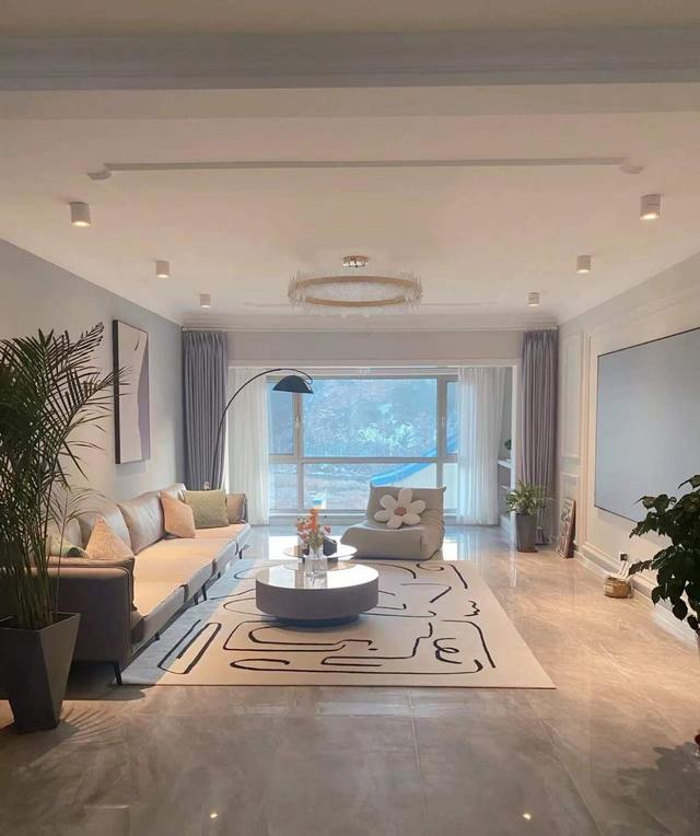 90后夫妇坚持“穷装”,226㎡才花17W,全屋没有一丝俗气,太美了