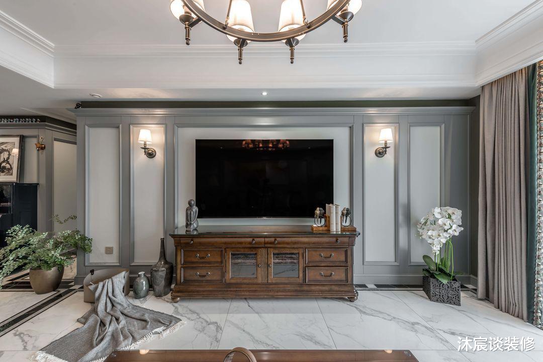 她不要“网红”风格，新家装成经典美式风，到处透露着休闲的浪漫感