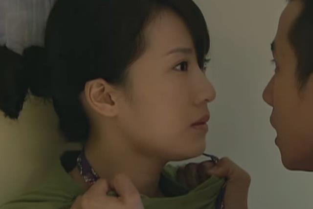 小贝|《蜗居》原著：逼走小贝的不是“海藻的背叛”，而是一条短信