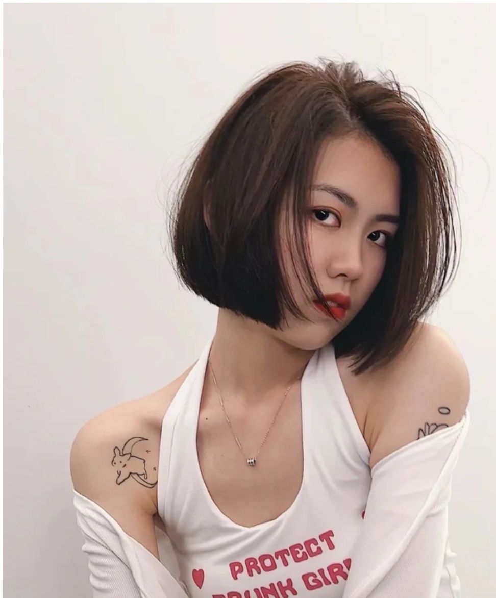 面霜 火热的夏季火热的短发，潮流时尚很百变，剪完就是美